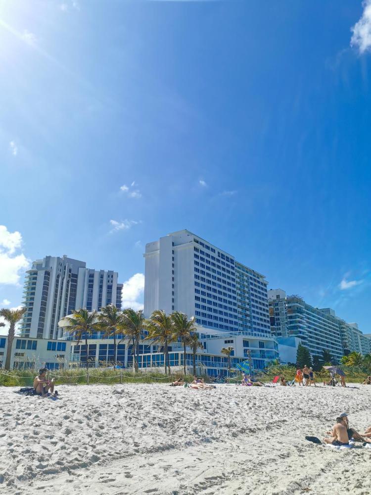 New Point Miami Beach Apartments